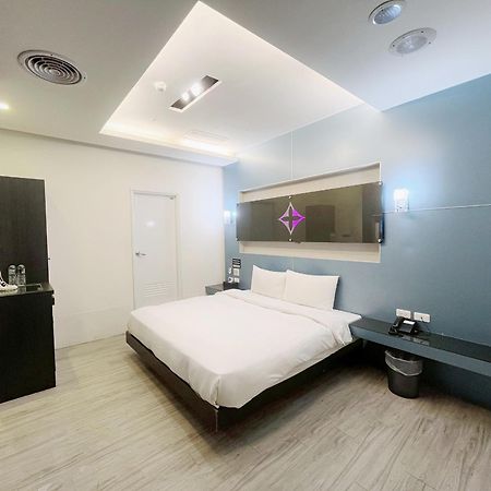 Walker Hotel - Sanchong Taipei Luaran gambar