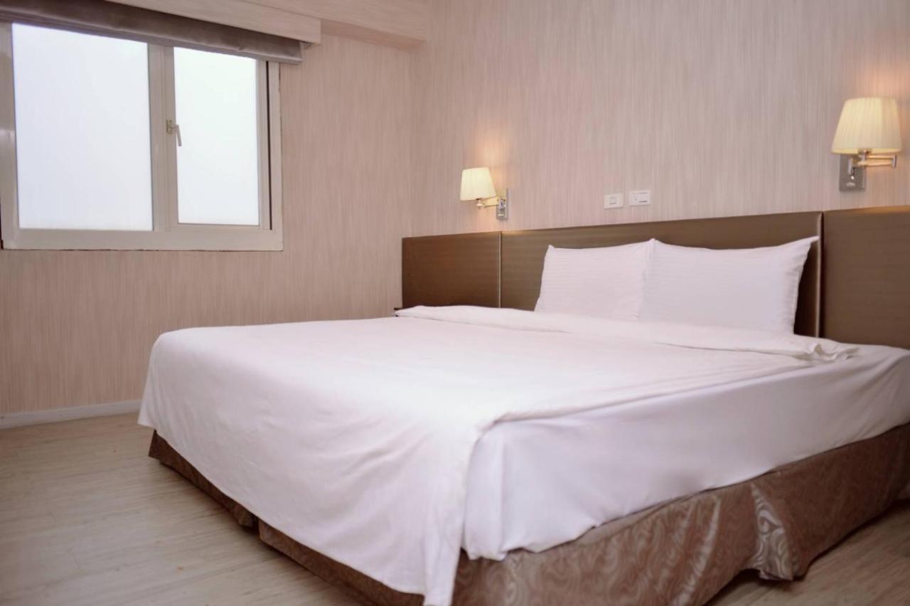Walker Hotel - Sanchong Taipei Luaran gambar