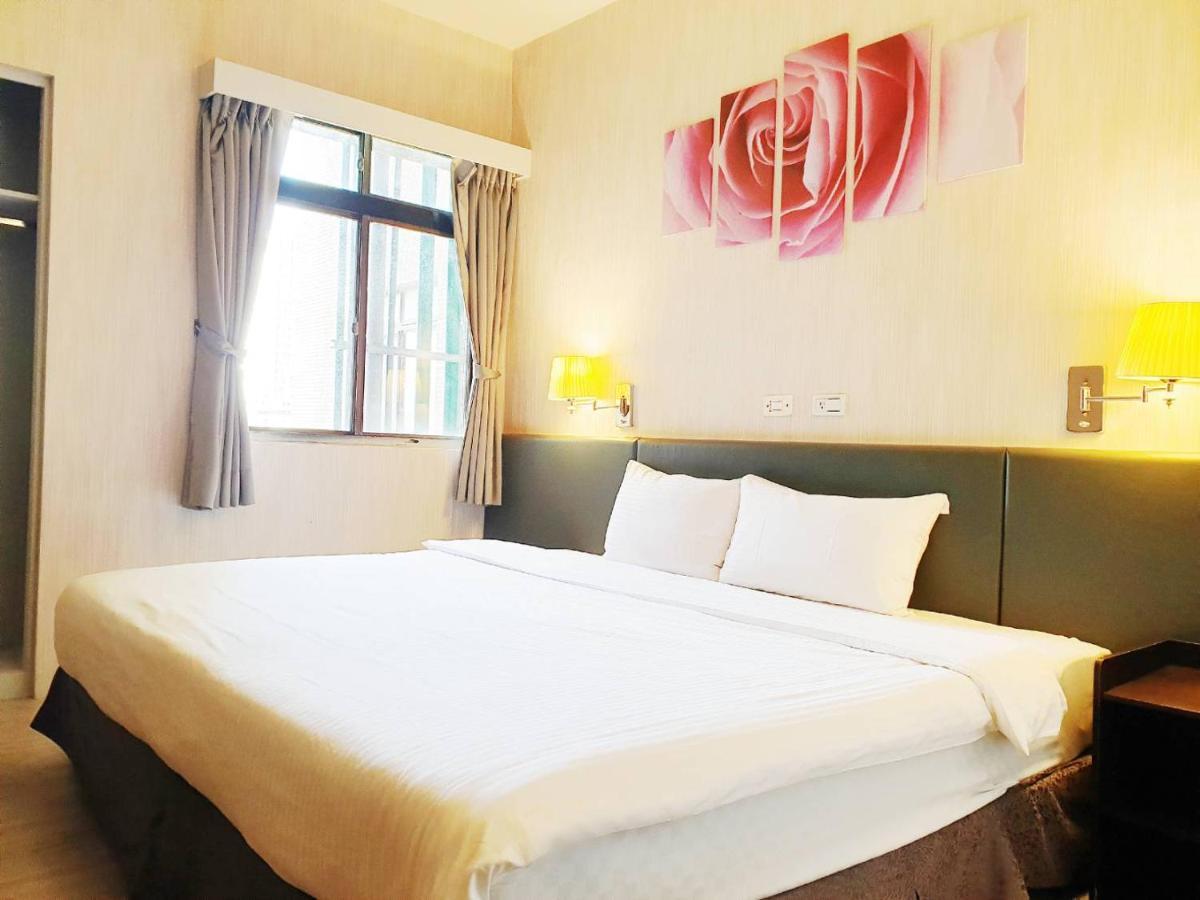 Walker Hotel - Sanchong Taipei Luaran gambar