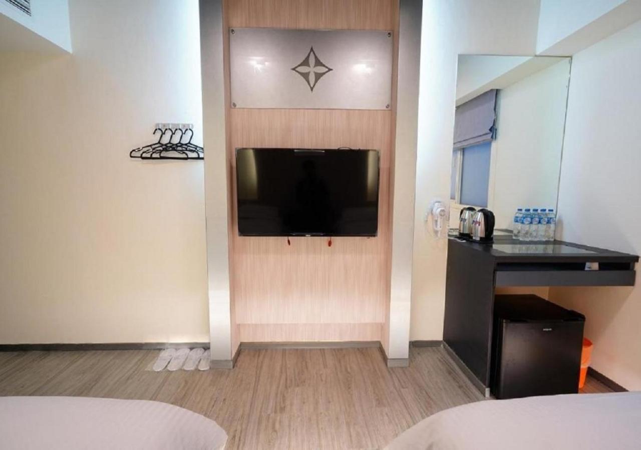 Walker Hotel - Sanchong Taipei Luaran gambar