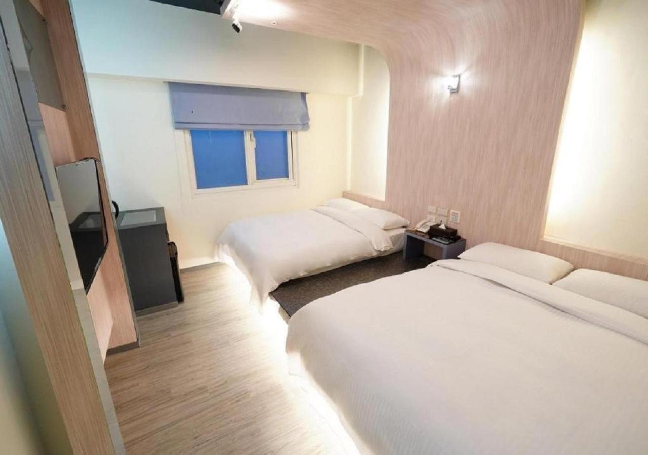 Walker Hotel - Sanchong Taipei Luaran gambar
