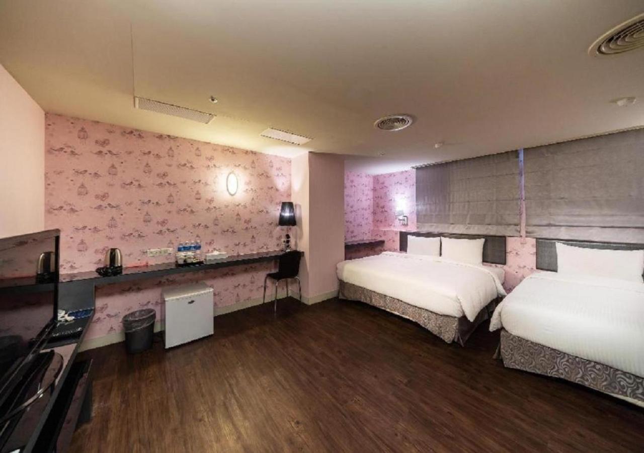 Walker Hotel - Sanchong Taipei Luaran gambar