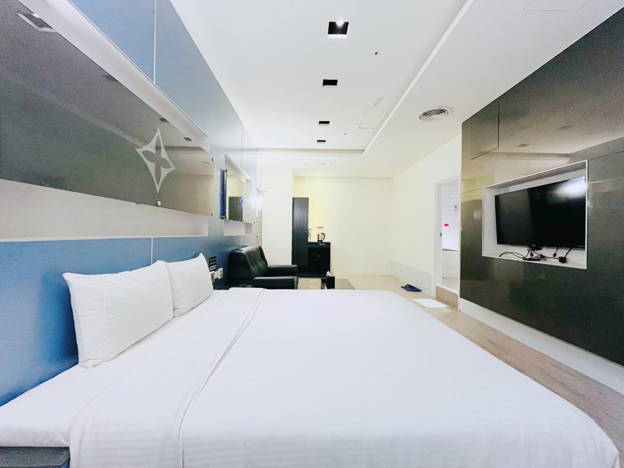 Walker Hotel - Sanchong Taipei Luaran gambar