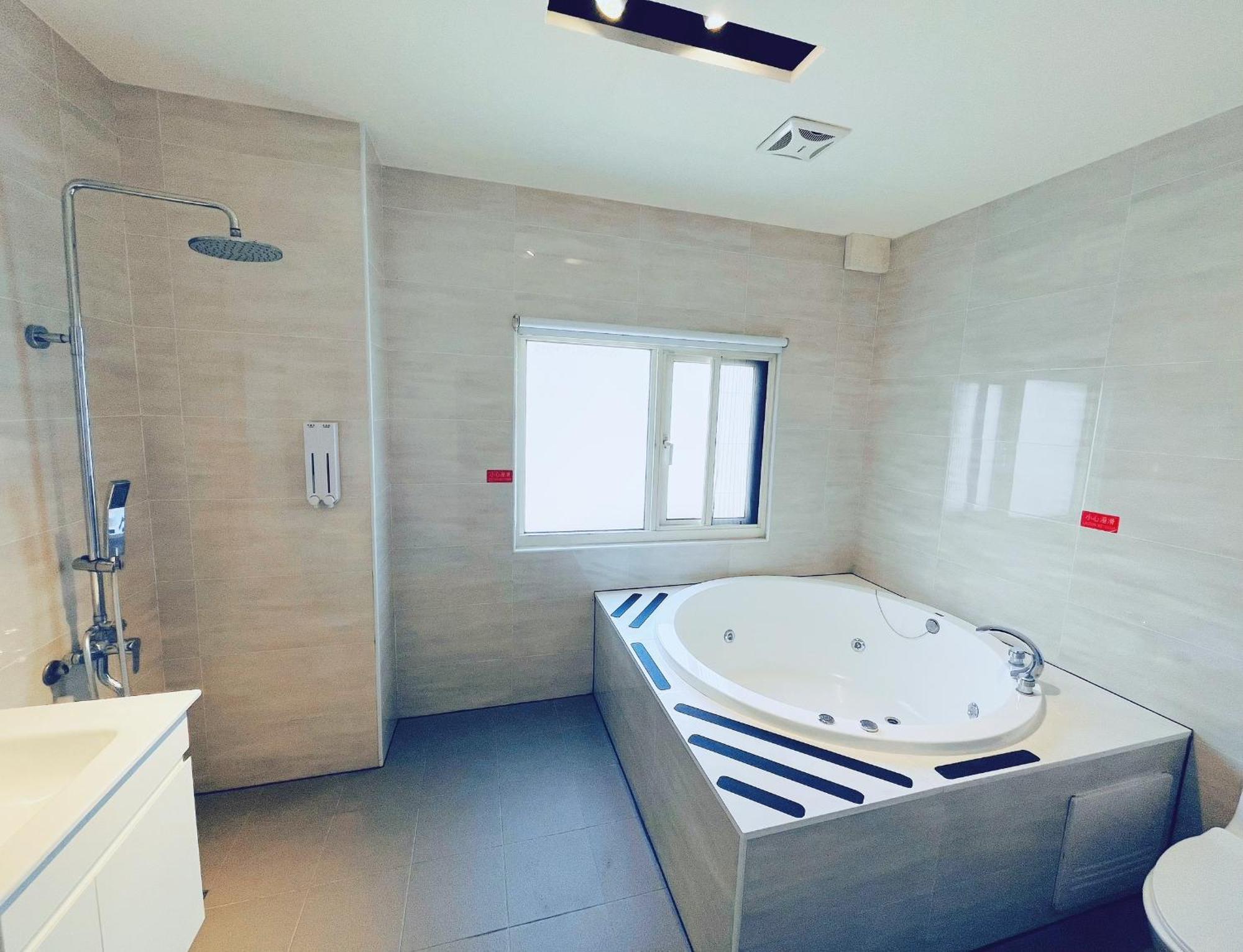 Walker Hotel - Sanchong Taipei Luaran gambar