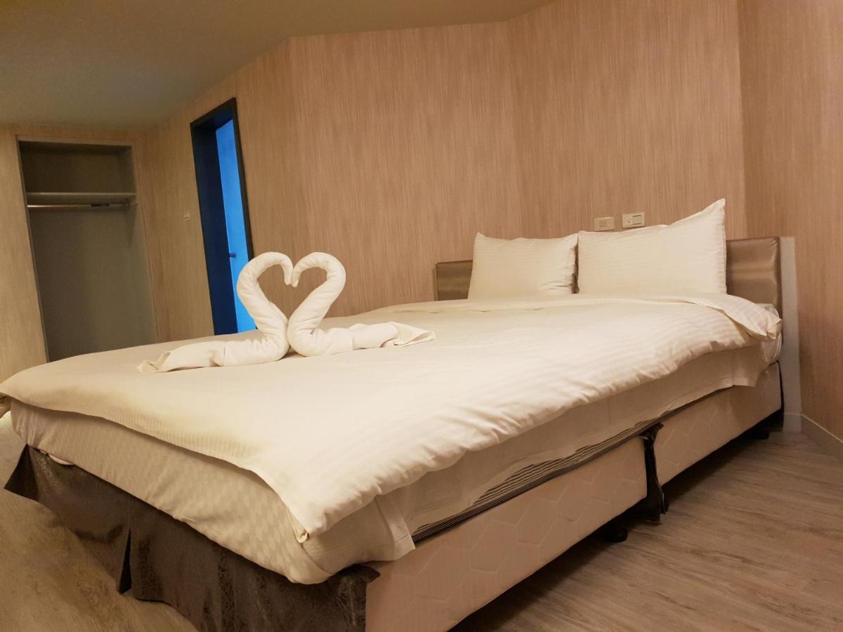 Walker Hotel - Sanchong Taipei Luaran gambar